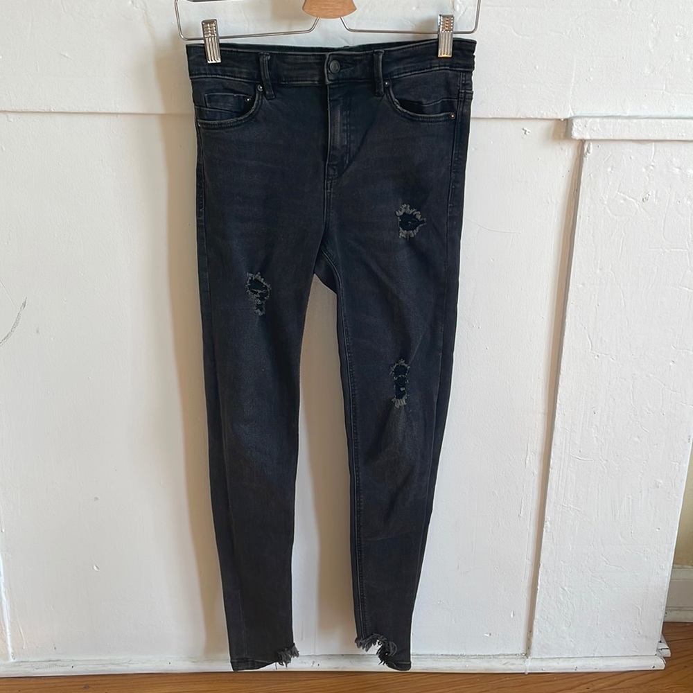 Stradivarius Women’s Skinny Regular Waist Black Jeans